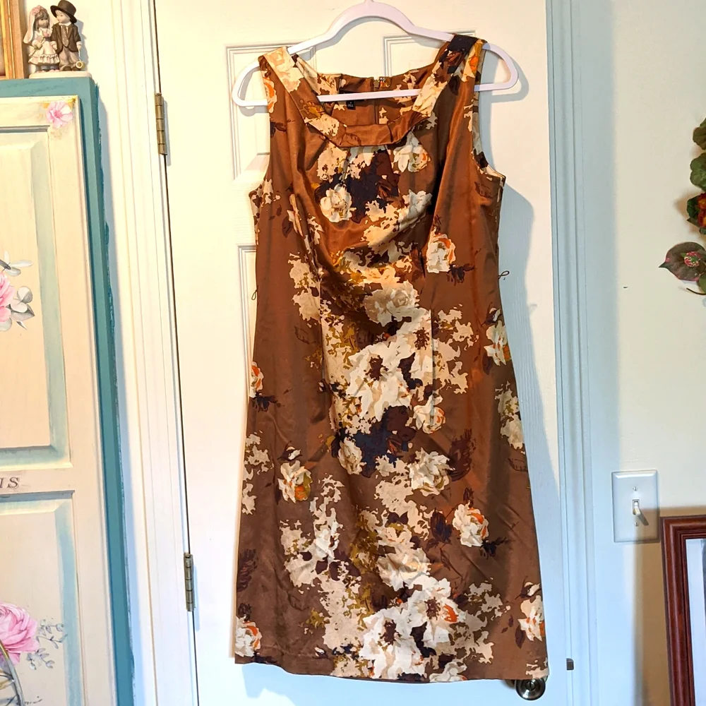 Elegant Formal Floral Silk Dress - Picture 1 of 4